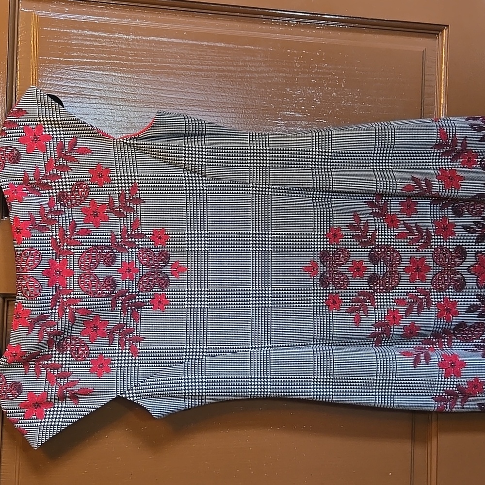 Maggie L-Blk/white plaid straight stretchy dress with red floral print Sz 6. - Picture 7 of 9